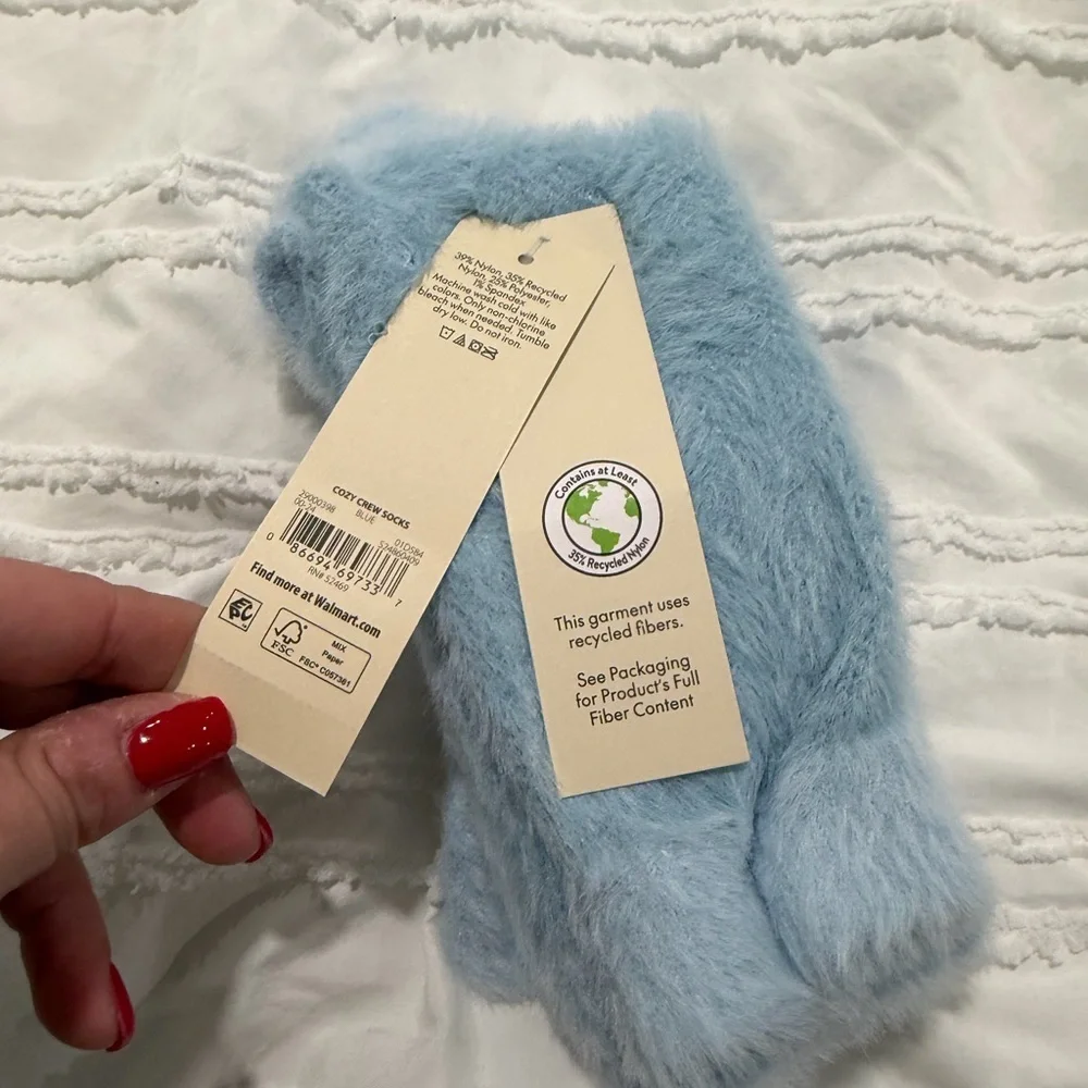 No Boundaries Fuzzy Woman’s Love Song Socks